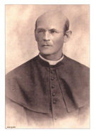 Obraz zawierajcy ubrania, szata, Ludzka twarz, osoba  Opis wygenerowany automatycznie